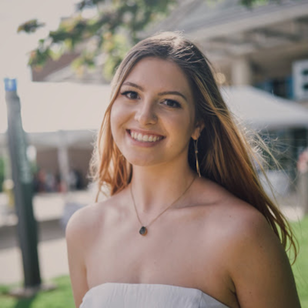 Meet your Posher, Toria